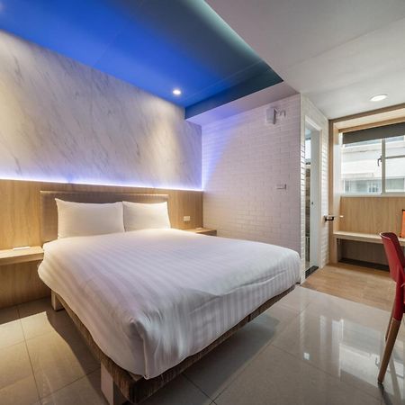 S&E Hotel Tainan Exterior photo