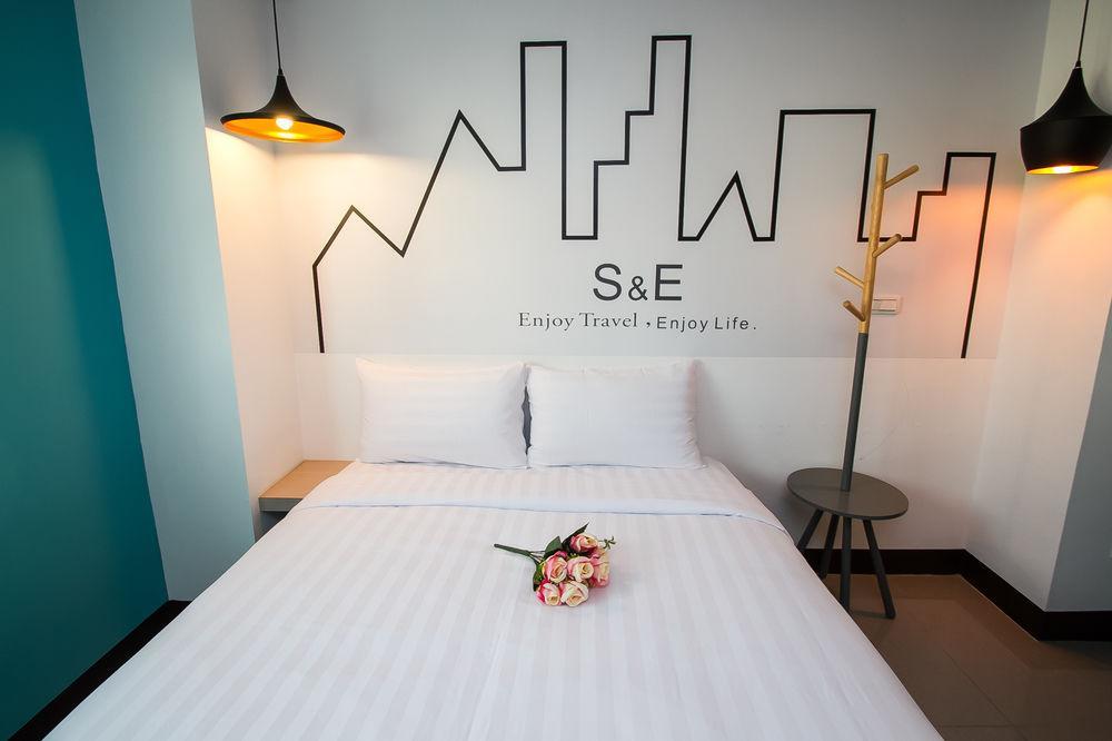 S&E Hotel Tainan Exterior photo