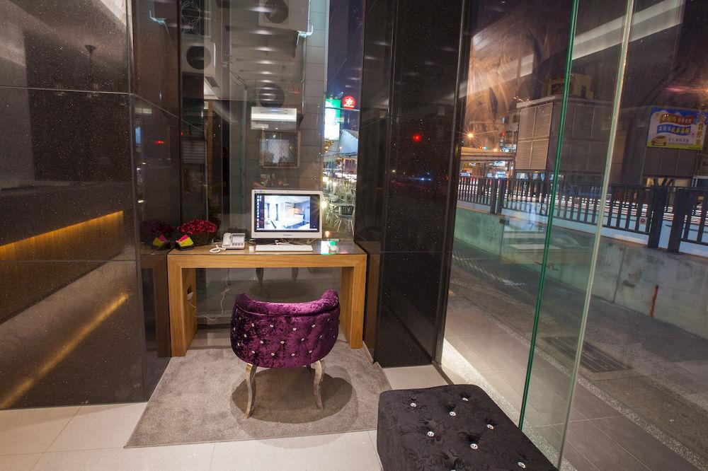 S&E Hotel Tainan Exterior photo