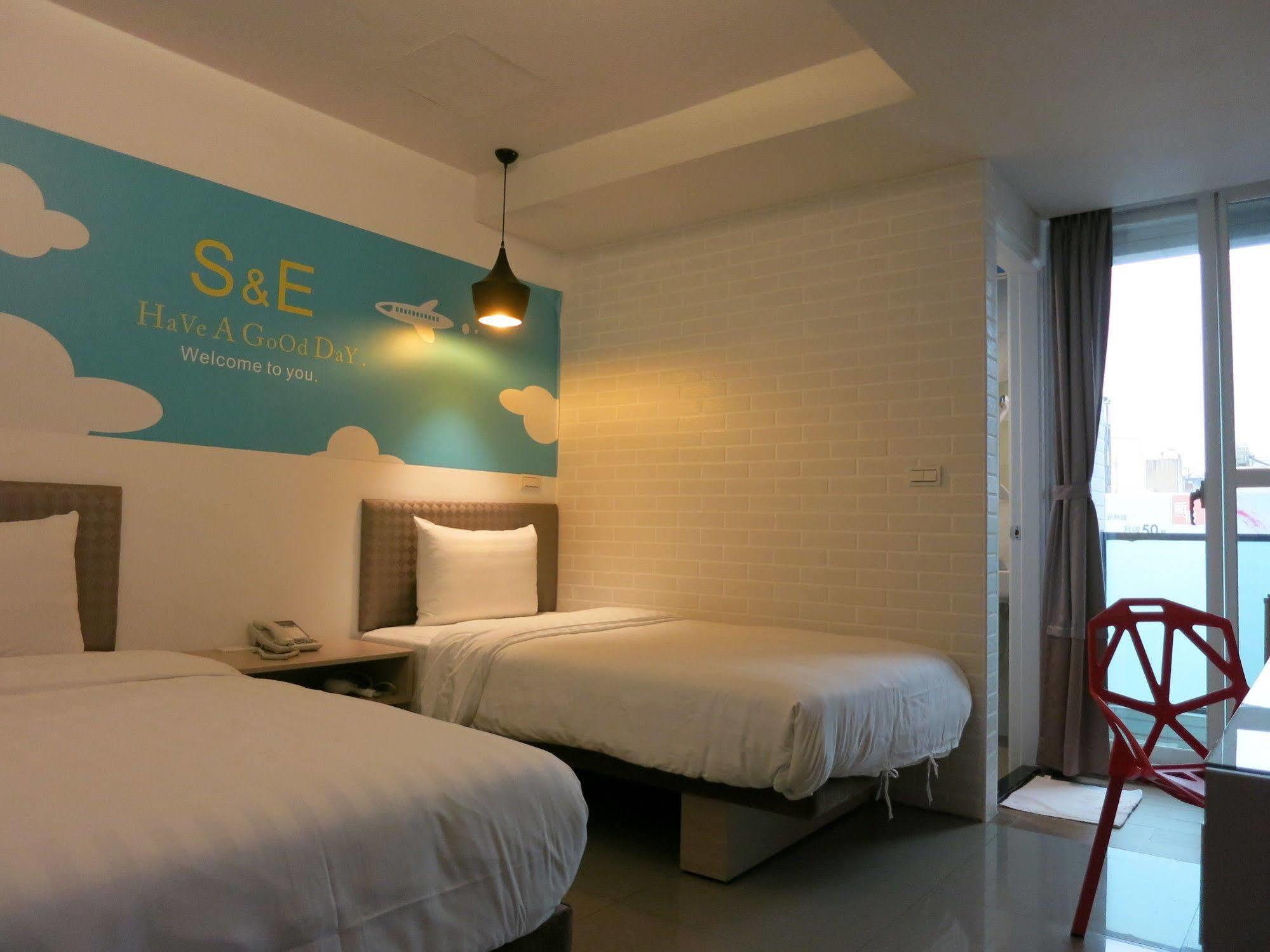 S&E Hotel Tainan Exterior photo